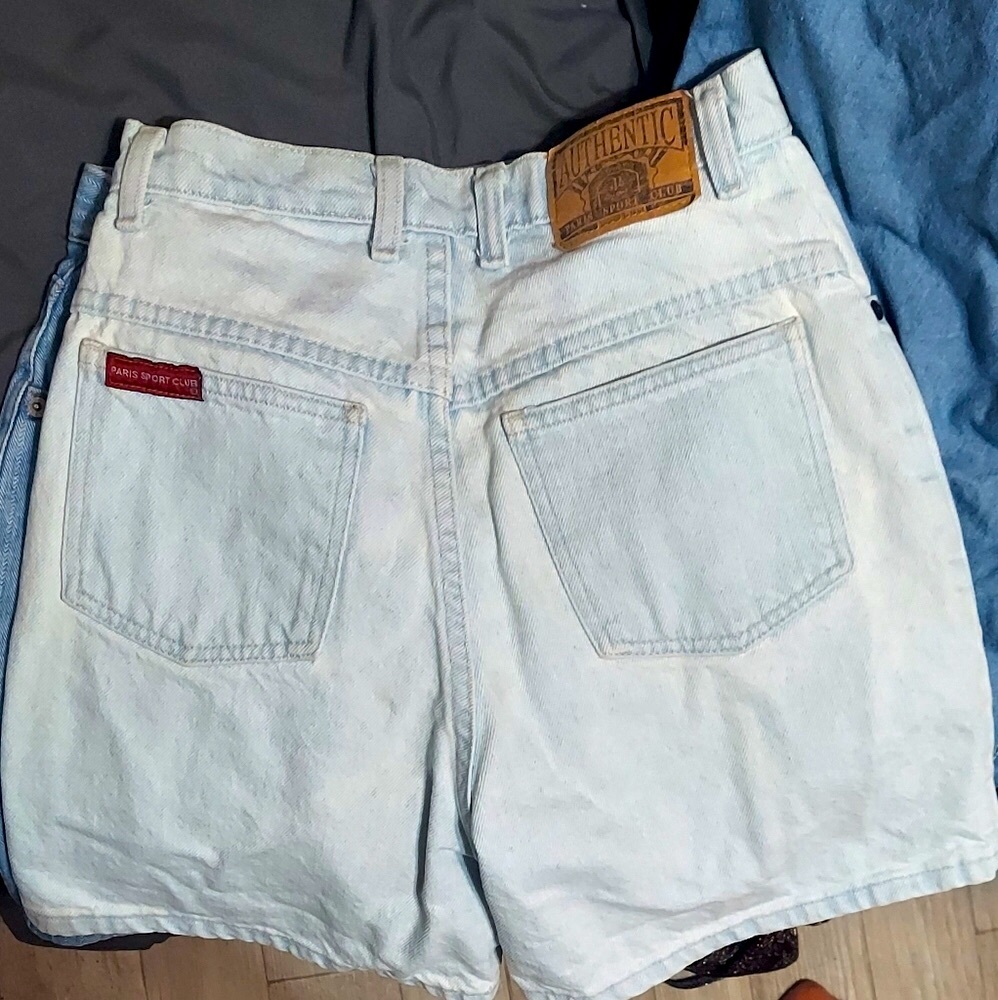 Vintage Paris Sport Club 1990s high rise mom short - Lightwash Jean Shorts Sz. 7